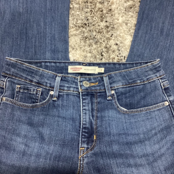 Levi Mid Rise Bootcut size 2 - Picture 4 of 4